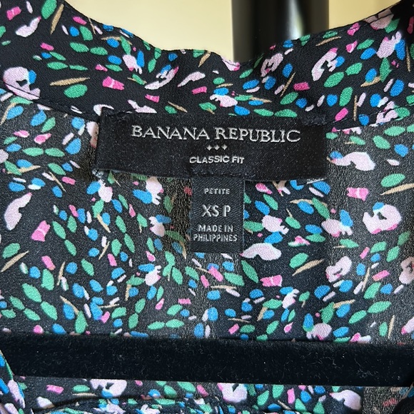 NWOT Banana Republic Multicolored Sleeveless Button-Down Blouse - Picture 2 of 7